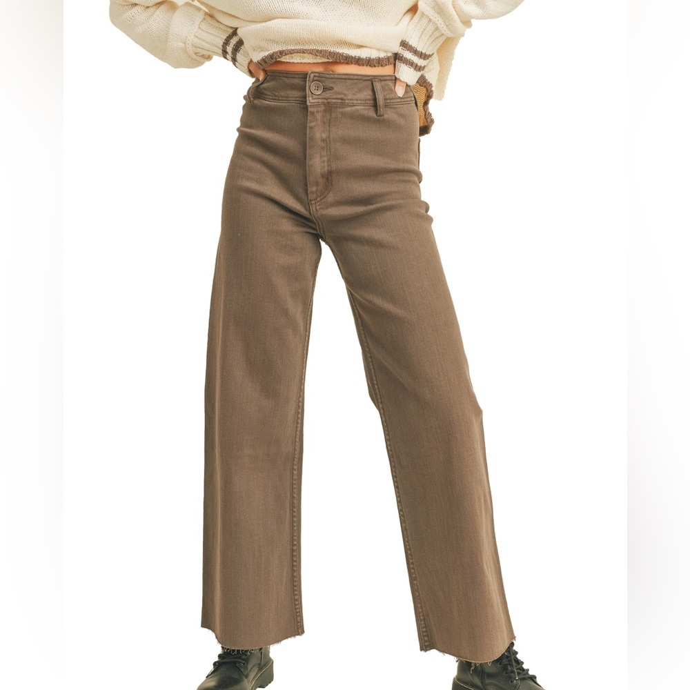 Brown Straight Leg Jeans with Frayed Hem